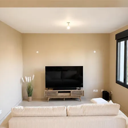 Grande Maison Avec Jardin Ensoleille, 3